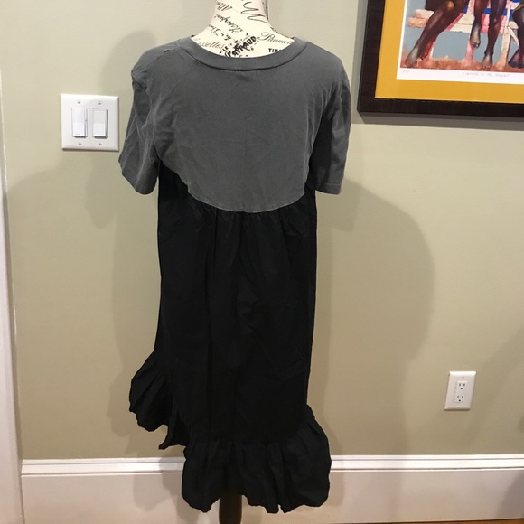 Super cute grey and white asymmetrical dress - Picture 2 of 2